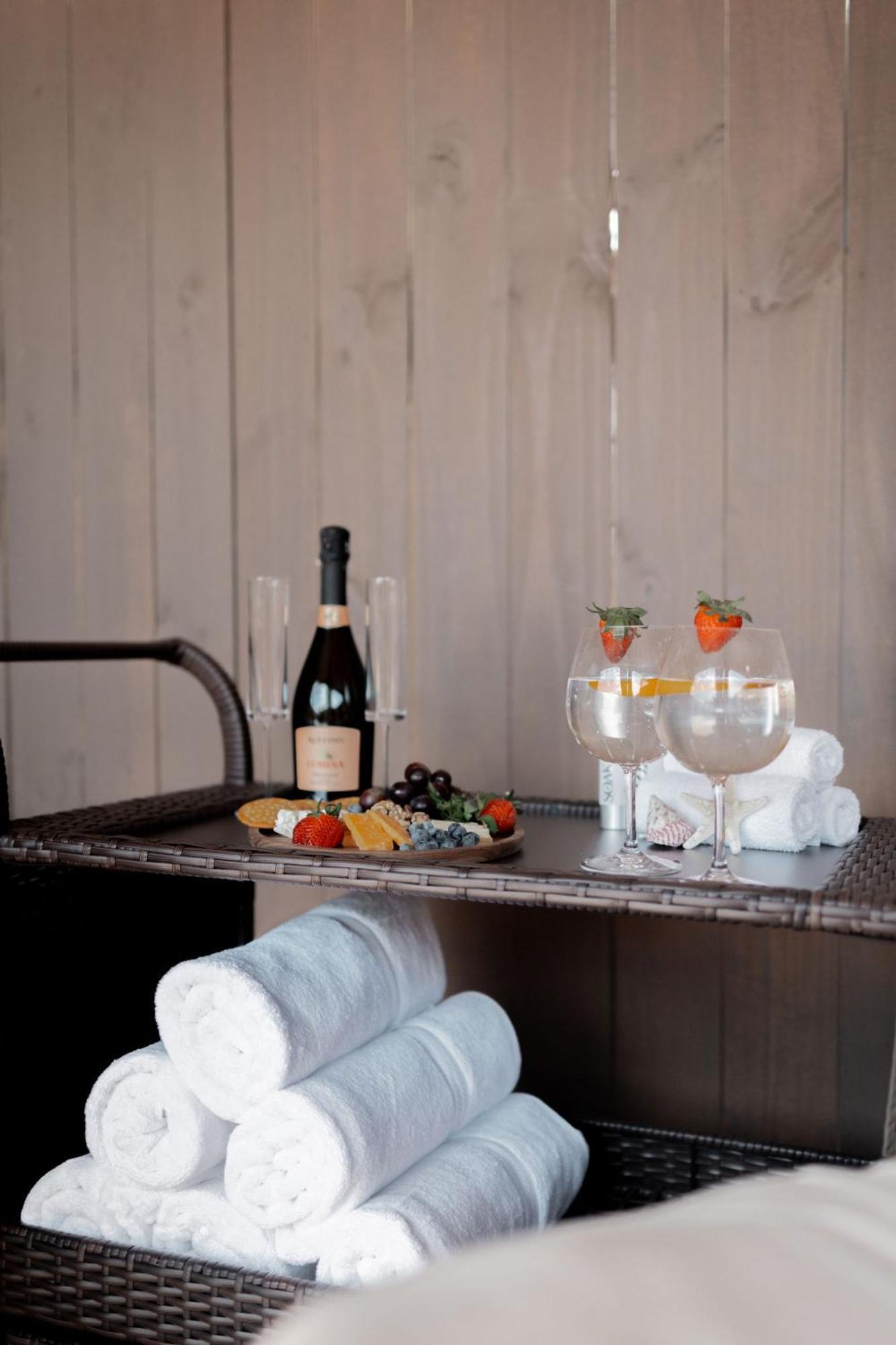 Bleu Beach Resort Indialantic Bagian luar foto