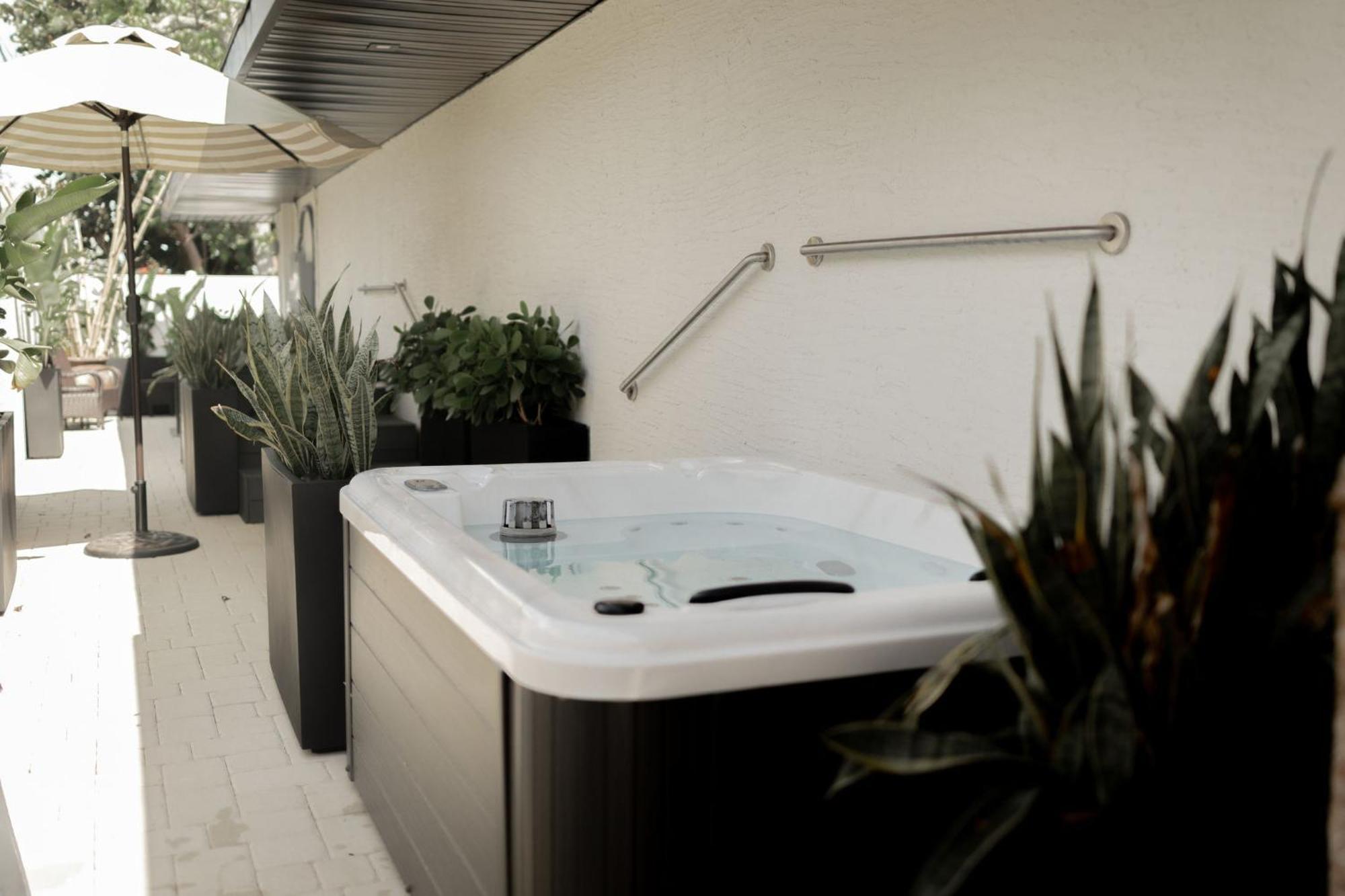 Bleu Beach Resort Indialantic Bagian luar foto